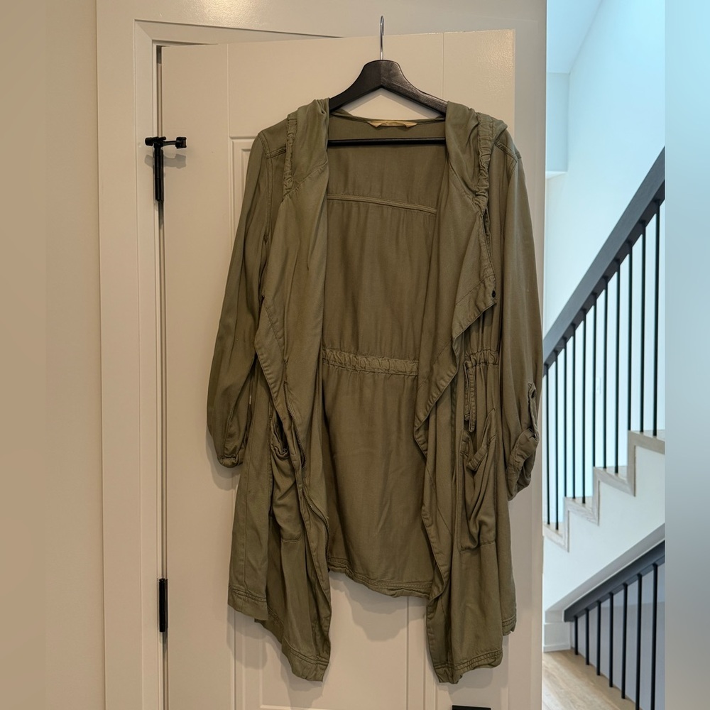 Hollister Women's Utility Jacket in Olive